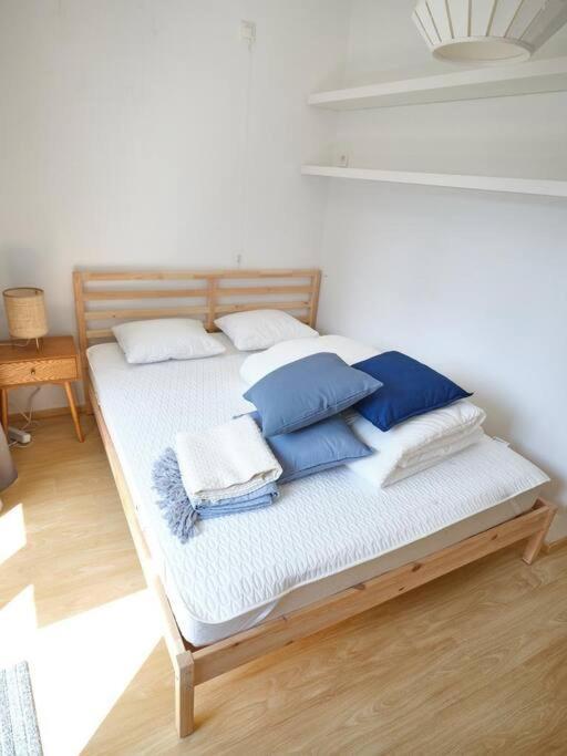 Hugo By The Harbor, Light-Filled And Centrally Located Apartment - Free Parking Ostend Exterior photo